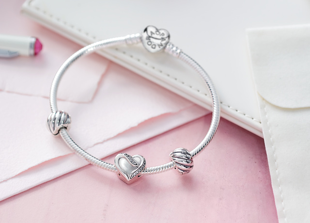 pandora filled with love gift set