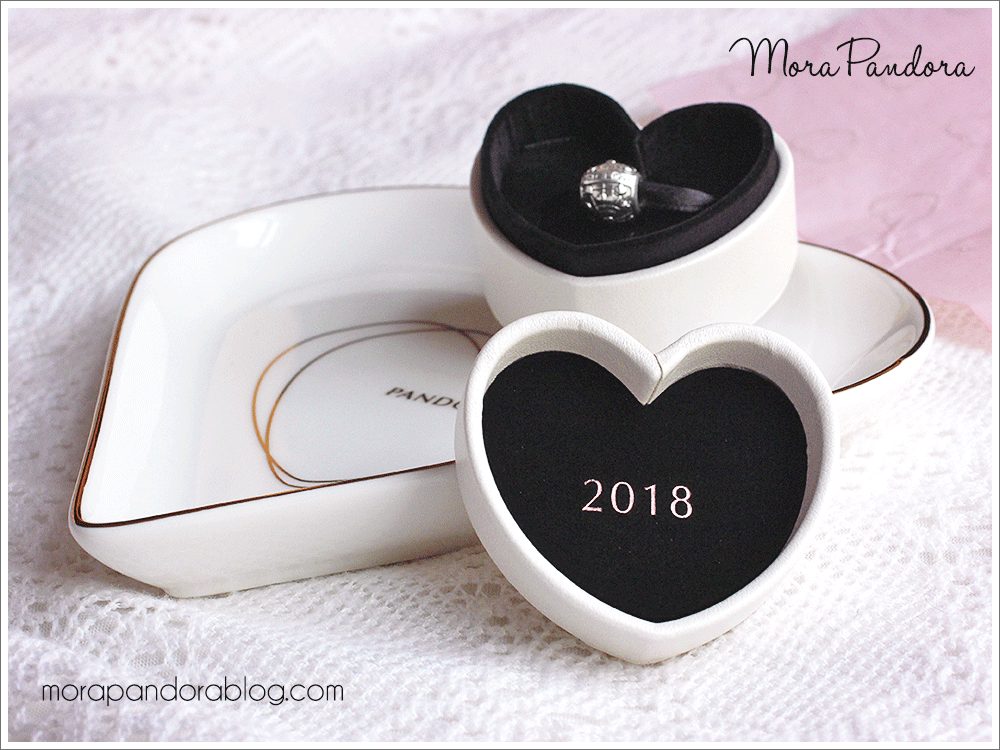 Pandora Club charm 2018 review gift box