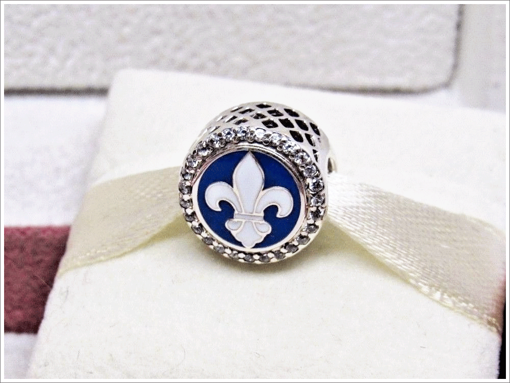 Pandora Canada exclusive fleur de lis